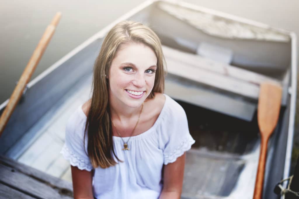 senior pictures on a boat