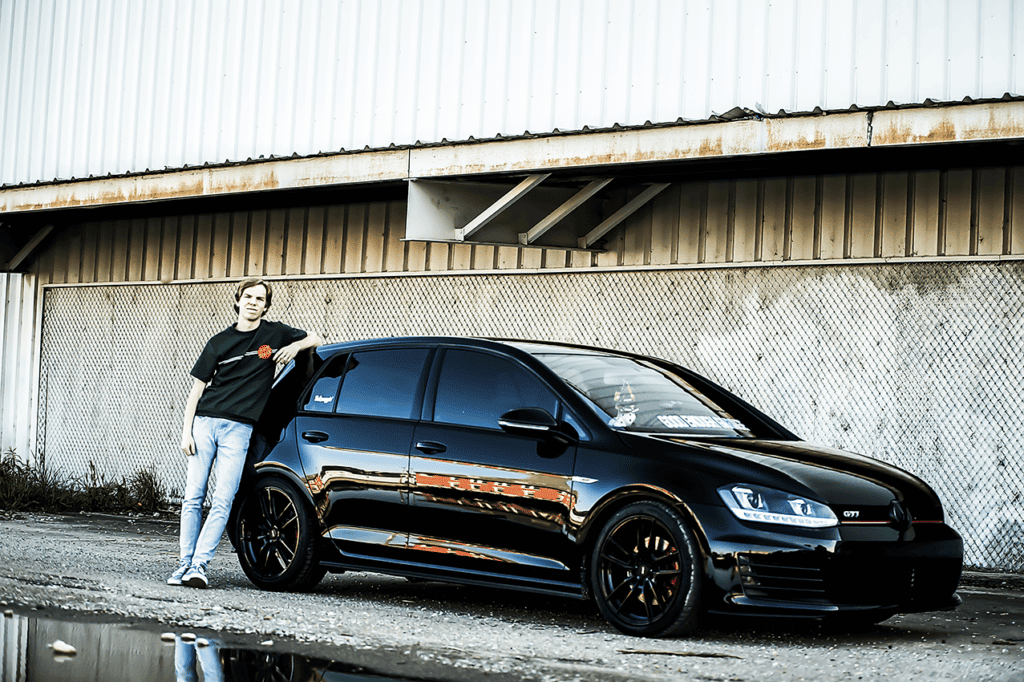 senior portraits with cars