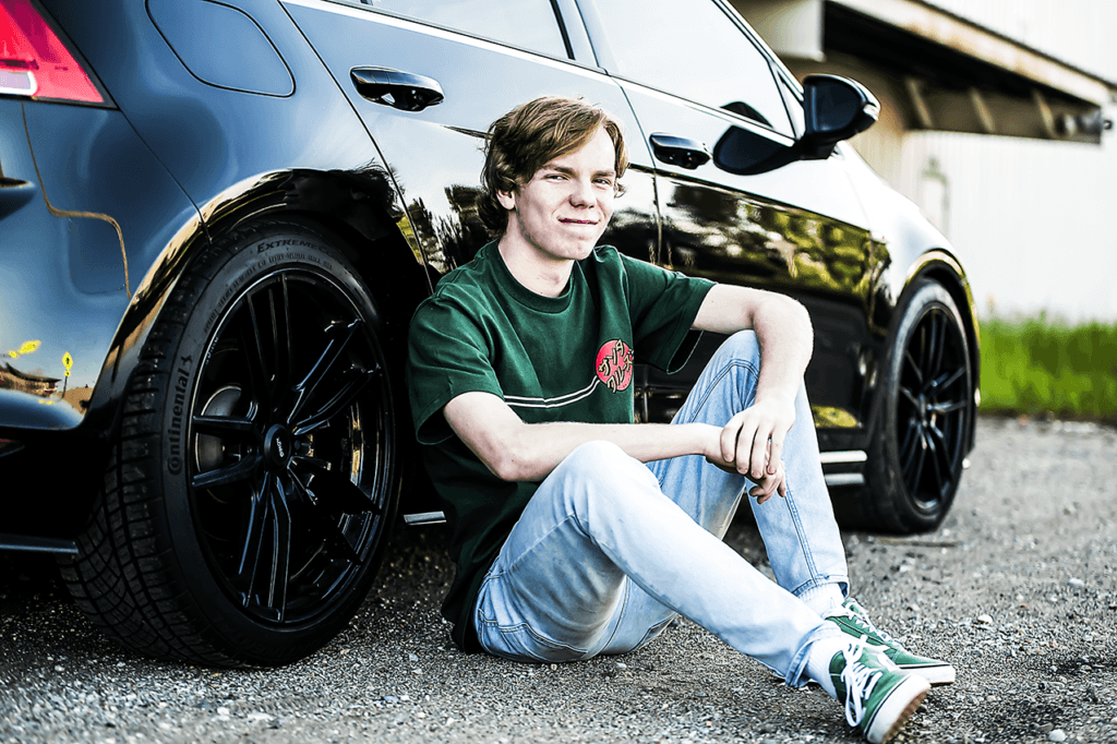 senior portraits with cars