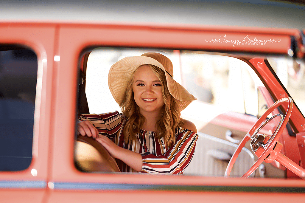 senior pictures with old cars