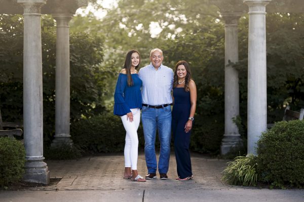 family photo at ault park in cincinnati by tonya bolton photography